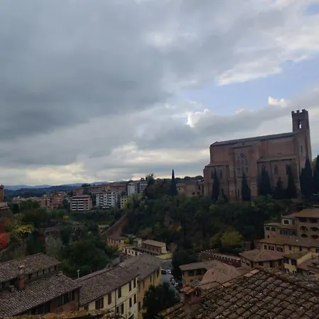 Incantevole Con Loggia Sui Tetti Siena