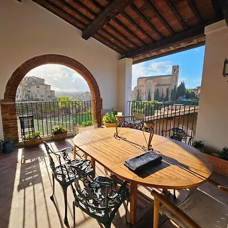 Incantevole Con Loggia Sui Tetti