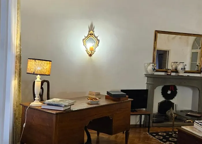 Incantevole Con Loggia Sui Tetti Apartment