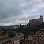 Incantevole Con Loggia Sui Tetti سيينا