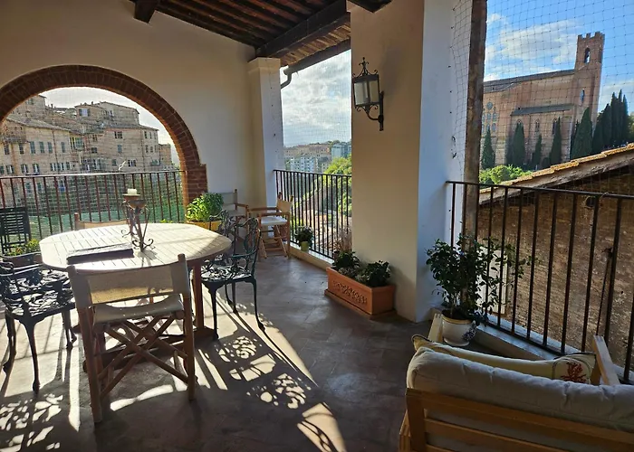 Incantevole Con Loggia Sui Tetti Siena